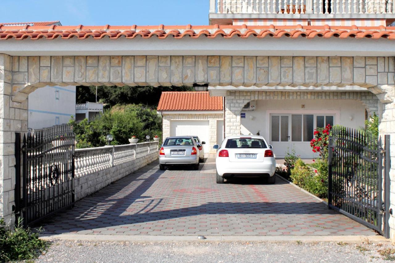 Apartments With A Parking Space Crikvenica - 5589 Exteriör bild